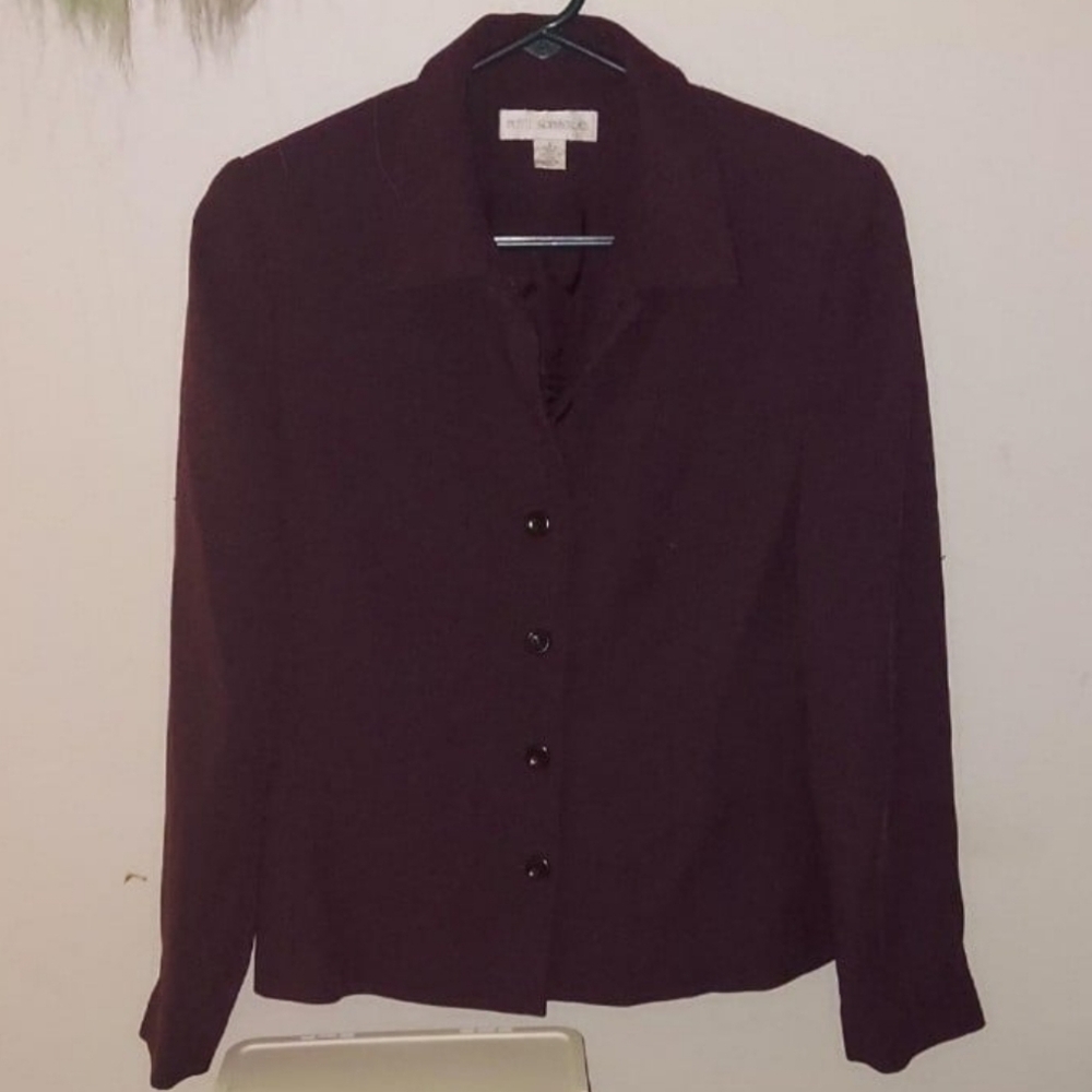 Petite sophisticate maroon blazer